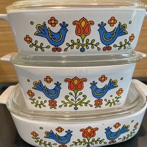 Vintage 1975 Corning Ware Country Festival casserole dishes - set of 3